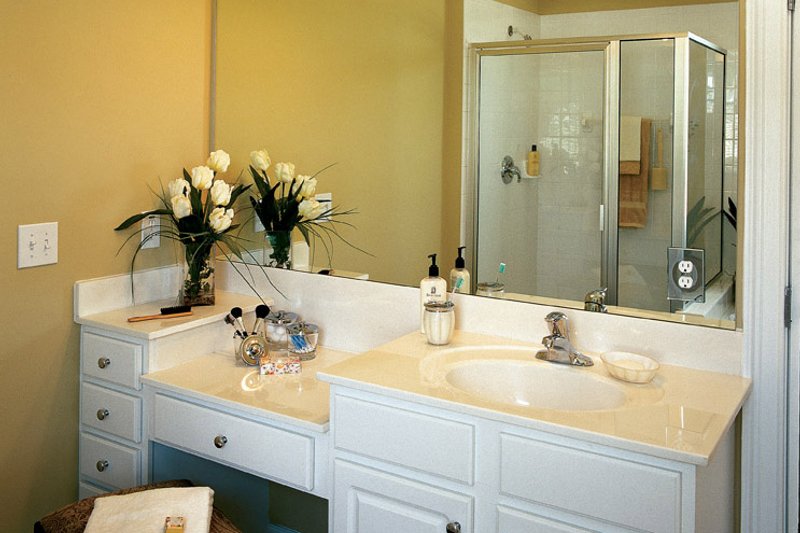 Home Plan - Interior - Bathroom for Traditional House Plan #927-529 - 5 bed, 4 bath
