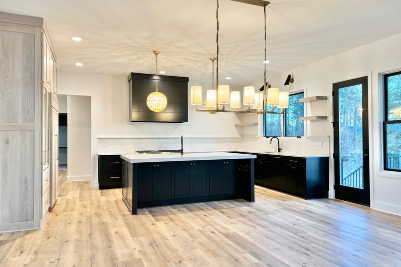 House Design - Interior - Kitchen for Craftsman House Plan #437-131 - 3 bed, 2 bath