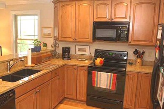 Photo 4 for Cottage House Plan #17-624 - 3 bed, 2 bath