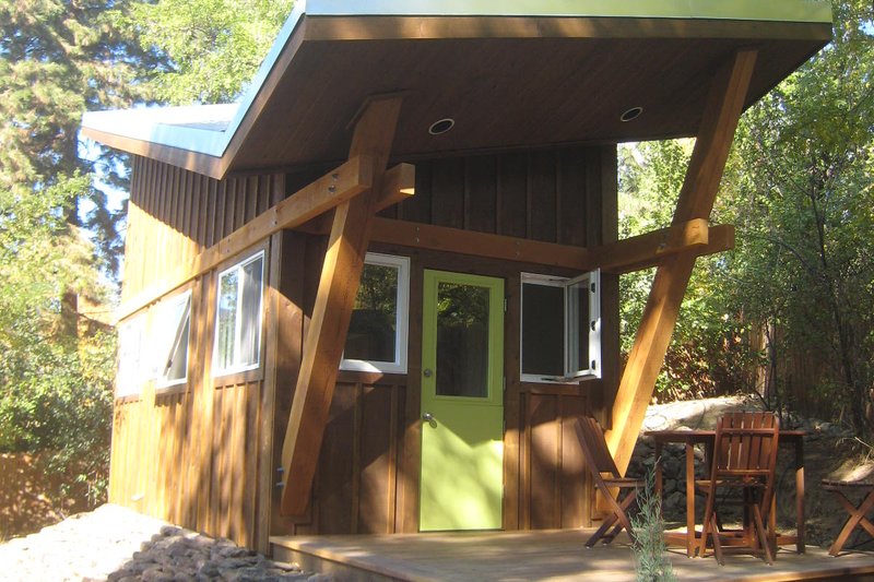 House Design - Modern Exterior - Front Elevation Plan #451-23