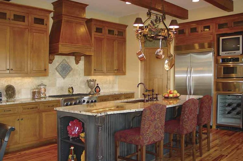 Home Plan - Interior - Kitchen for Craftsman House Plan #320-992 - 4 bed, 3.5 bath