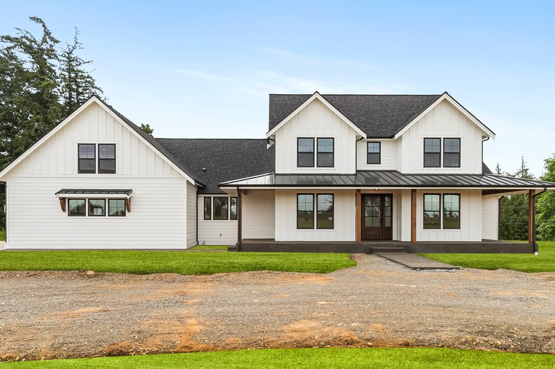 House Plan Design - Exterior - Front Elevation for Farmhouse House Plan #1070-194 - 3 bed, 3.5 bath