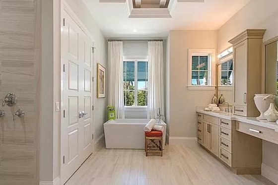 Interior - Master Bathroom for Bungalow House Plan #548-41 - 5 bed, 5.5 bath