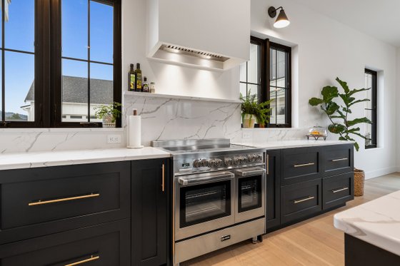 Interior - Kitchen for Farmhouse House Plan #1070-144 - 3 bed, 2.5 bath