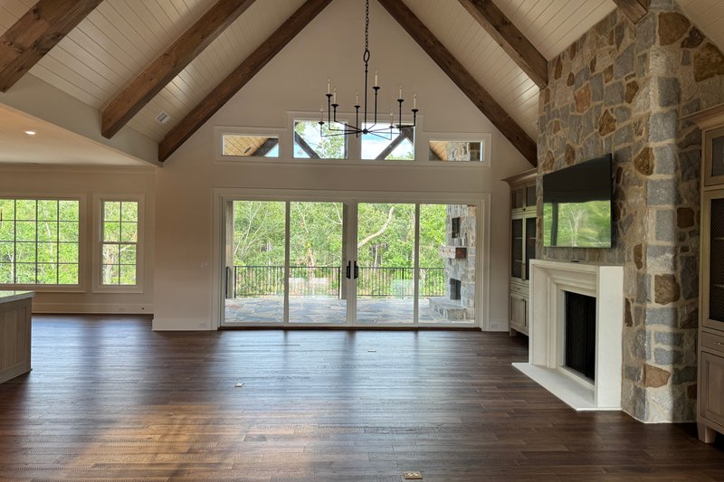 Home Plan - Interior - Family Room for Farmhouse House Plan #437-139 - 4 bed, 5 bath