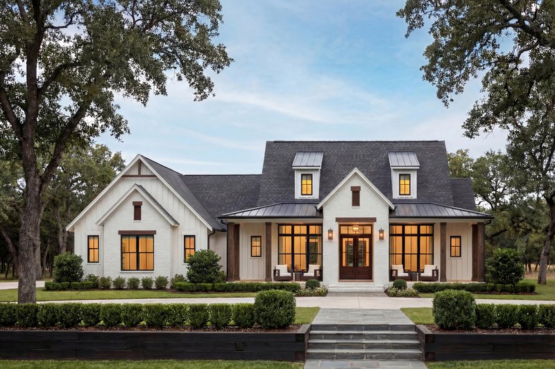 House Blueprint - Exterior - Front Elevation 4 for Farmhouse House Plan #430-426 - 3 bed, 3.5 bath