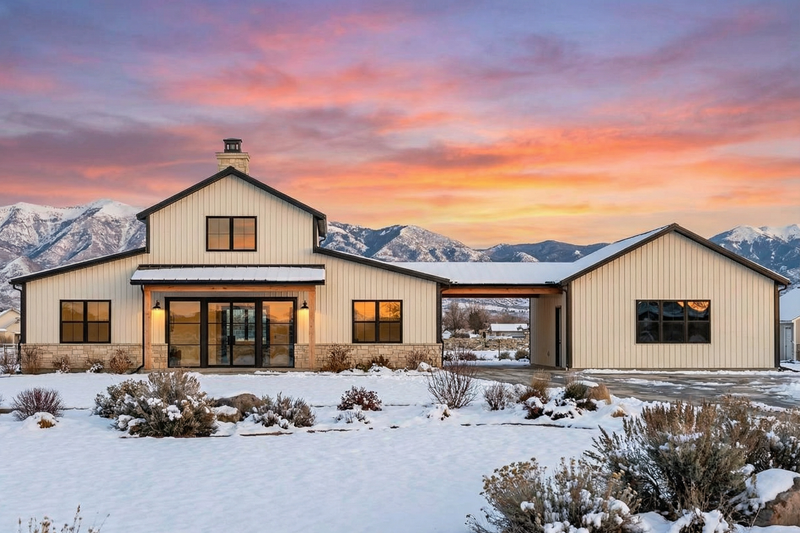 Barndominium Style House Plan - 3 Beds 2 Baths 2500 Sq/Ft Plan #1096-79 Exterior