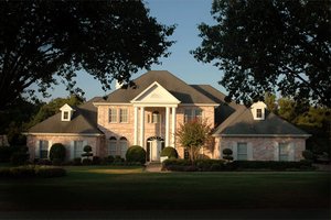 Classical Exterior - Front Elevation Plan #472-1