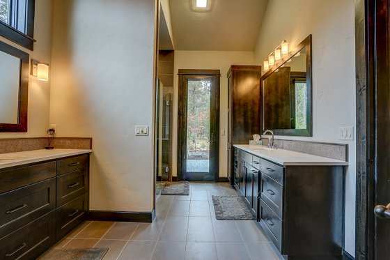 Interior - Master Bathroom 1 for Craftsman House Plan #892-28 - 4 bed, 5.5 bath