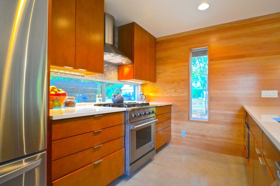 Photo 9 for Modern House Plan #450-4 - 3 bed, 2 bath