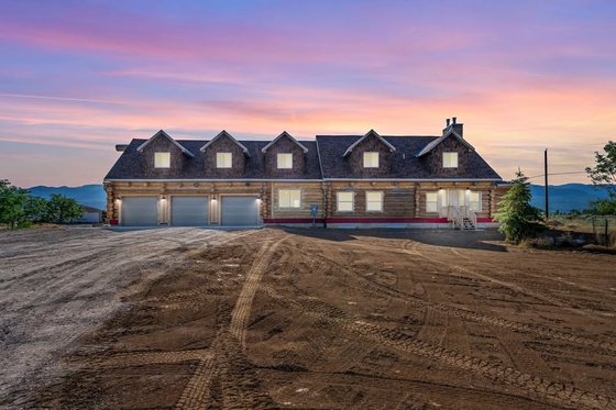 Exterior - Front Elevation for Log House Plan #1060-306 - 4 bed, 4 bath