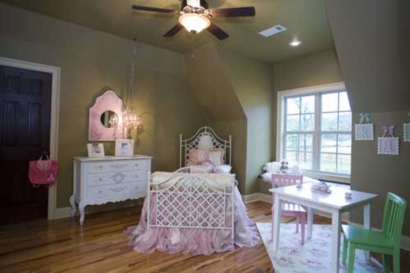 Dream House Plan - Photo 9 for European House Plan #17-2307 - 4 bed, 2.5 bath