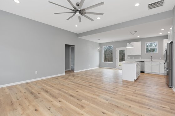 Farmhouse Interior - Family Room Plan #430-209