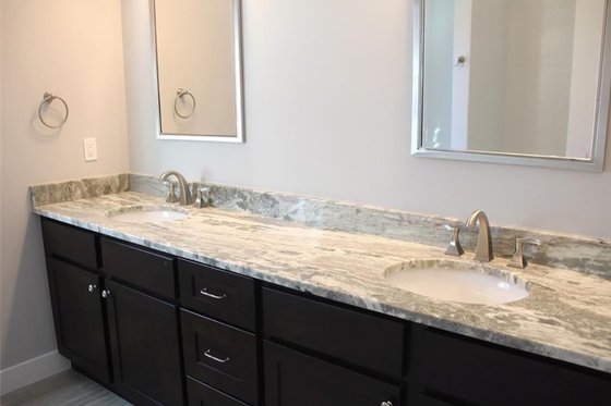 Interior - Bathroom for Craftsman House Plan #1057-14 - 4 bed, 2.5 bath