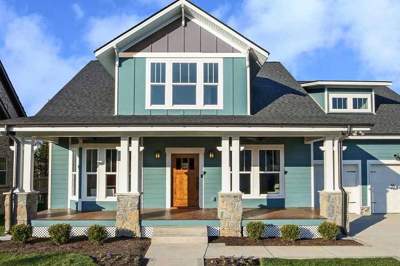 House Blueprint - Craftsman Exterior - Front Elevation Plan #461-70