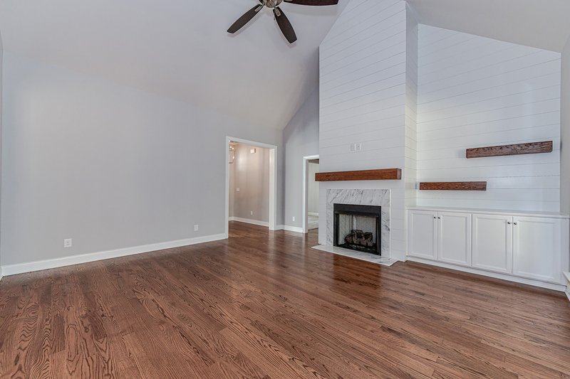 Dream House Plan - Interior - Family Room 1 for Craftsman House Plan #430-140 - 3 bed, 2.5 bath