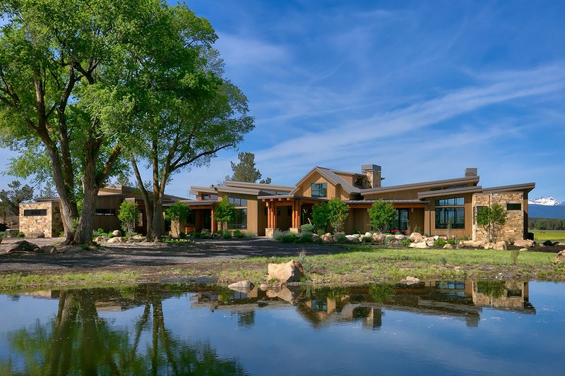 Architectural House Design - Exterior - Front Elevation 3 for Contemporary House Plan #892-20 - 3 bed, 3.5 bath