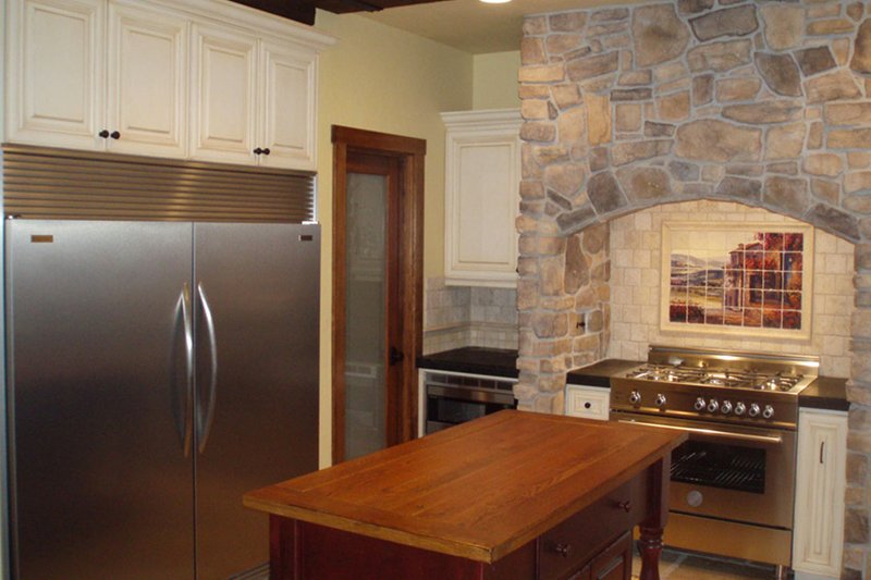 Home Plan - Interior - Kitchen for European House Plan #124-688 - 3 bed, 2.5 bath