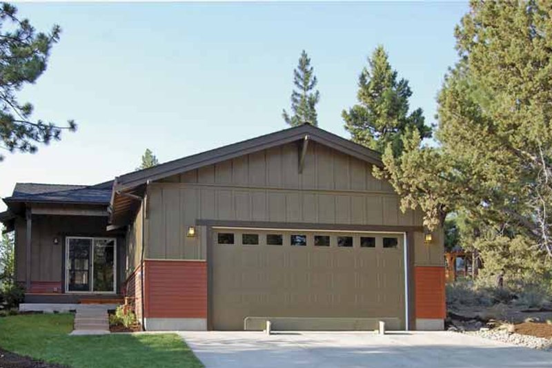 Dream House Plan - Exterior - Other Elevation for Craftsman House Plan #895-61 - 3 bed, 2.5 bath