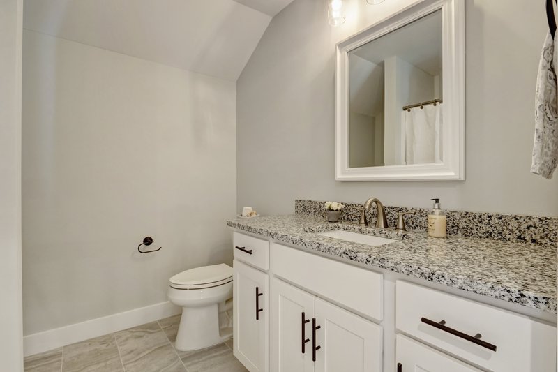 Dream House Plan - Interior - Bathroom for Cottage House Plan #20-2315 - 4 bed, 3 bath