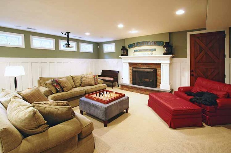 Home Plan - Interior - Family Room for Colonial House Plan #928-97 - 4 bed, 3.5 bath