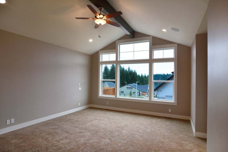 Home Plan - Interior - Master Bedroom for Craftsman House Plan #124-1024 - 3 bed, 2.5 bath