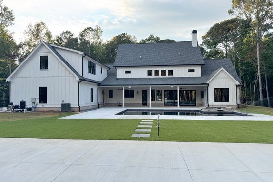 Exterior - Rear Elevation 1 for Farmhouse House Plan #437-137 - 4 bed, 5.5 bath