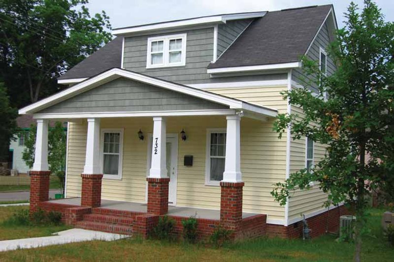 Architectural House Design - Craftsman Exterior - Front Elevation Plan #936-1