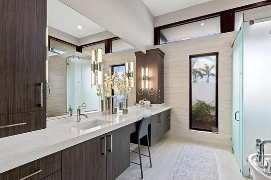 Interior - Master Bathroom for Contemporary House Plan #548-36 - 3 bed, 3.5 bath