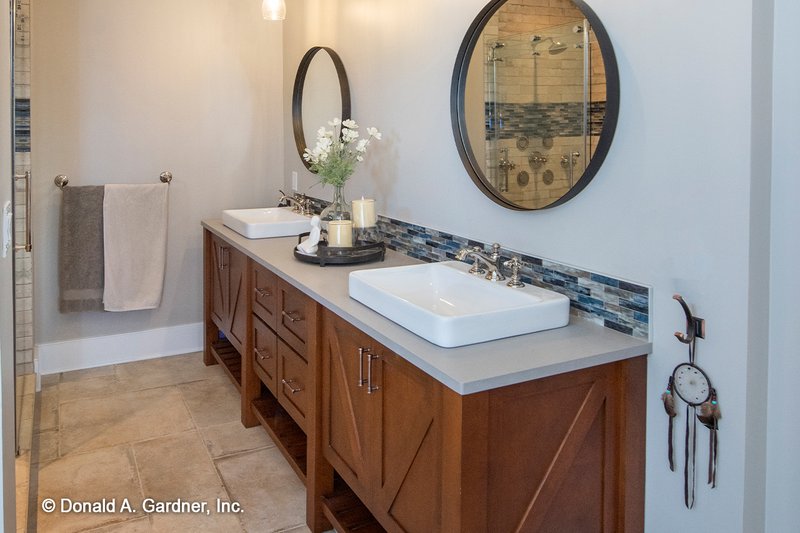 Dream House Plan - Interior - Master Bathroom 1 for Traditional House Plan #929-1042 - 5 bed, 5 bath