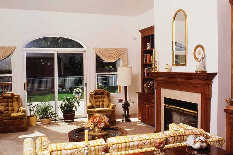 Home Plan - Interior - Family Room for Country House Plan #314-185 - 3 bed, 2 bath