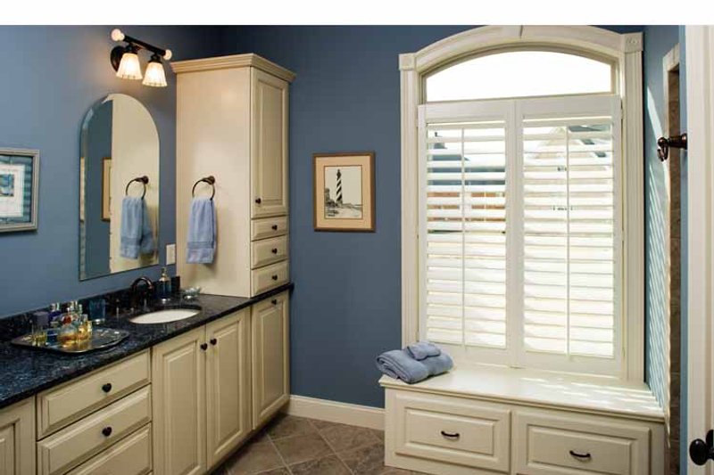 Dream House Plan - Interior - Master Bathroom for Country House Plan #929-542 - 3 bed, 2 bath