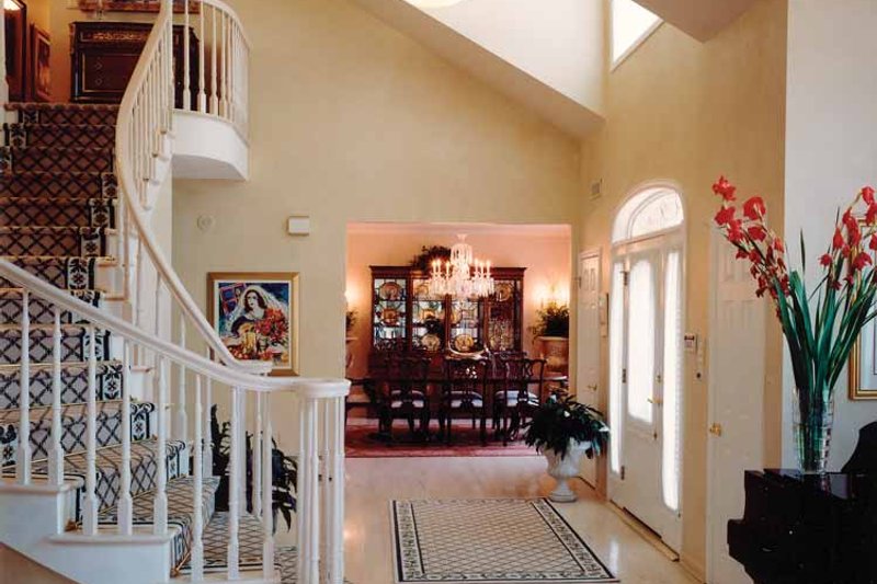 Home Plan - Interior - Entry for Traditional House Plan #314-190 - 5 bed, 4.5 bath