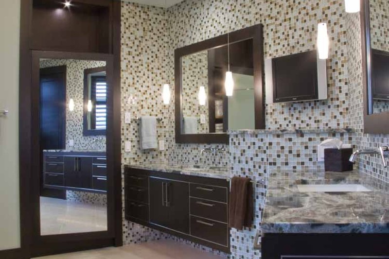 Dream House Plan - Interior - Master Bathroom for Contemporary House Plan #928-67 - 4 bed, 4 bath