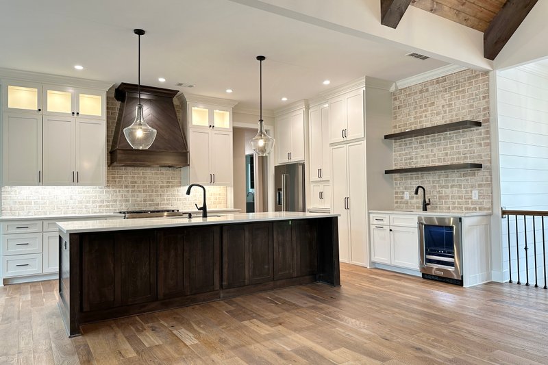 Home Plan - Interior - Kitchen for Craftsman House Plan #437-132 - 3 bed, 2.5 bath