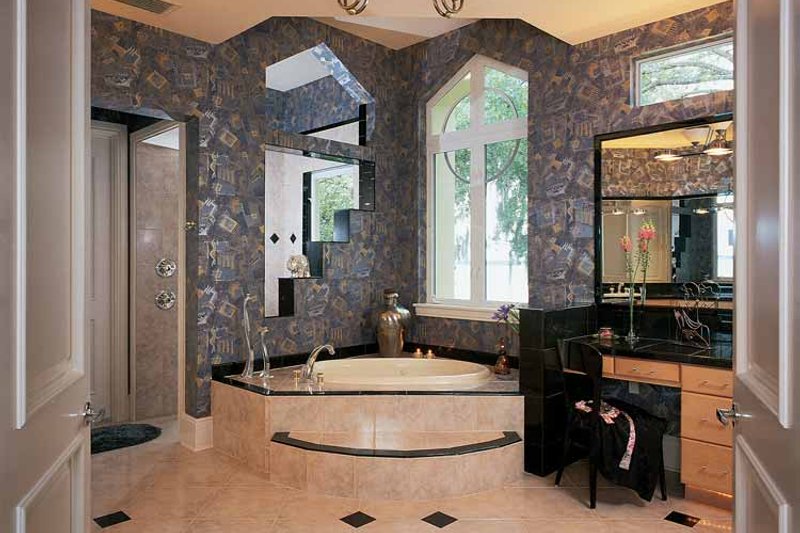 Dream House Plan - Interior - Bathroom for Contemporary House Plan #1039-4 - 4 bed, 4.5 bath