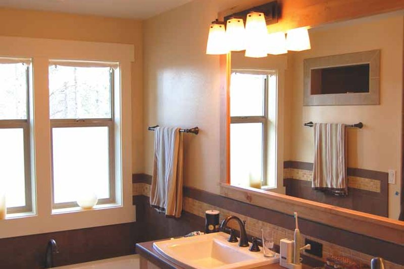 House Design - Interior - Master Bathroom for Prairie House Plan #895-69 - 3 bed, 2.5 bath