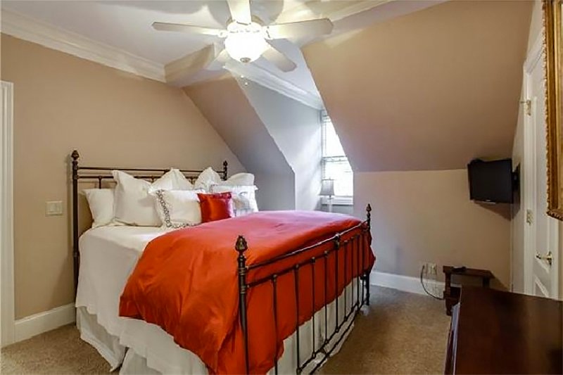 Home Plan - Interior - Bedroom 1 for Country House Plan #137-148 - 4 bed, 3 bath