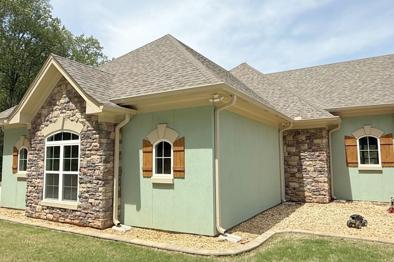 House Design - Photo 3 for Southern House Plan #932-1289 - 3 bed, 2.5 bath