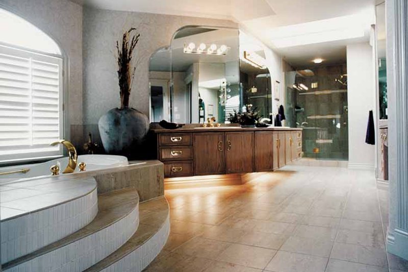 Home Plan - Interior - Bathroom for Mediterranean House Plan #47-875 - 4 bed, 4.5 bath