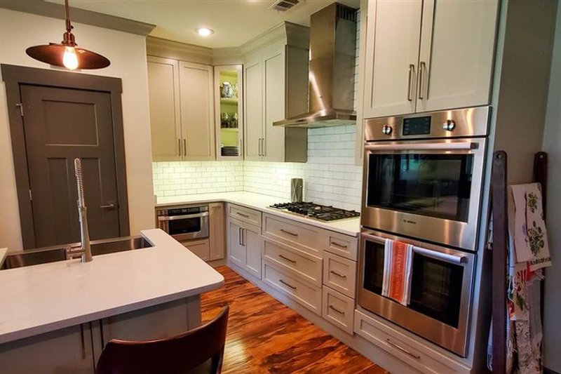 Home Plan - Interior - Kitchen 2 for Craftsman House Plan #17-2372 - 4 bed, 3.5 bath