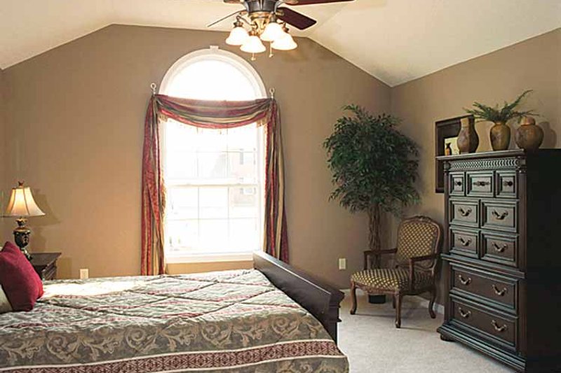 Home Plan - Interior - Master Bedroom for Traditional House Plan #46-560 - 4 bed, 2.5 bath