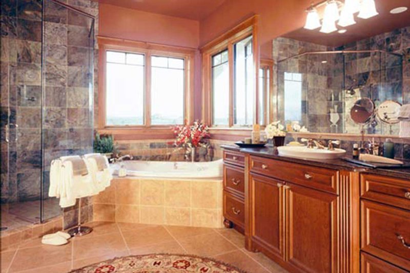 House Design - Interior - Master Bathroom for Craftsman House Plan #942-16 - 5 bed, 6.5 bath
