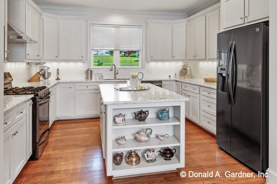 Interior - Kitchen for Craftsman House Plan #929-1043 - 3 bed, 2 bath