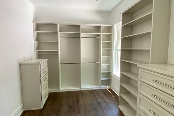 Interior - Other 1 for Craftsman House Plan #437-115 - 4 bed, 3.5 bath