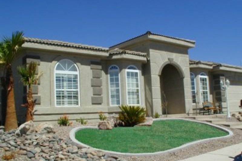 Home Plan - Mediterranean Exterior - Front Elevation Plan #1-664