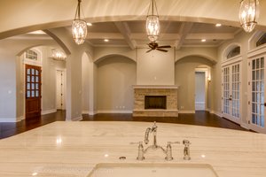 Interior - Family Room for Traditional House Plan #935-25 - 4 bed, 4.5 bath