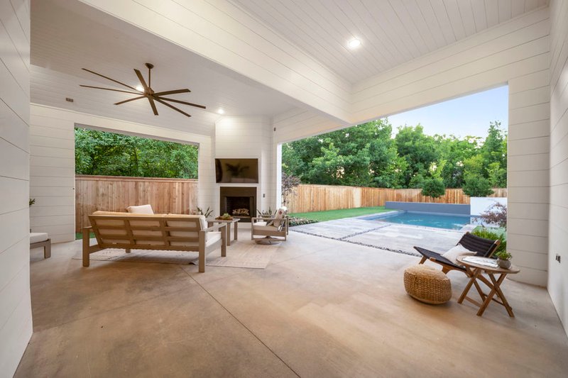 Dream House Plan - Exterior - Covered Porch 2 for Traditional House Plan #1098-8 - 4 bed, 4.5 bath