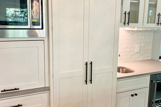 Interior - Kitchen for Craftsman House Plan #437-104 - 4 bed, 4 bath