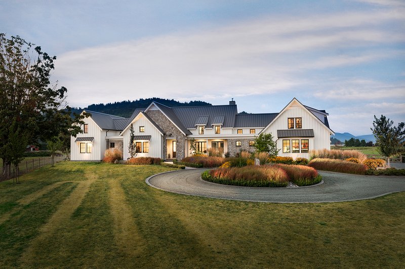 Dream House Plan - Farmhouse Exterior - Front Elevation Plan #1114-98